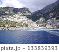 イタリアにある宝石の街として人気のポジターノの風景 133839393