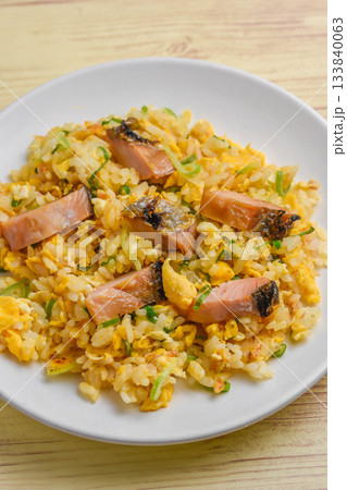 サケのチャーハン サケのチャーハン 133840063