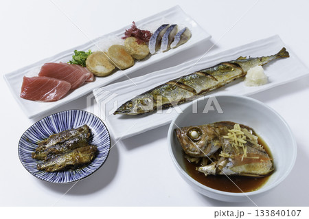 DHAを多く含む食品 マグロ 秋刀魚 鰯の蒲焼 あん肝 めばるの煮付け しめ鯖 DHAを多く含む食品 マグロ 秋刀魚 鰯の蒲焼 あん肝 めばるの煮付け しめ鯖 133840107