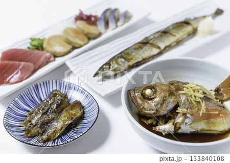DHAを多く含む食品 マグロ 秋刀魚 鰯の蒲焼 あん肝 めばるの煮付け しめ鯖 DHAを多く含む食品 マグロ 秋刀魚 鰯の蒲焼 あん肝 めばるの煮付け しめ鯖 133840108