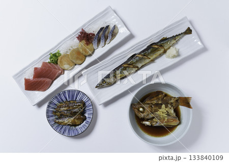 DHAを多く含む食品 マグロ 秋刀魚 鰯の蒲焼 あん肝 めばるの煮付け しめ鯖 DHAを多く含む食品 マグロ 秋刀魚 鰯の蒲焼 あん肝 めばるの煮付け しめ鯖 133840109