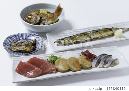 DHAを多く含む食品 マグロ 秋刀魚 鰯の蒲焼 あん肝 めばるの煮付け しめ鯖 DHAを多く含む食品 マグロ 秋刀魚 鰯の蒲焼 あん肝 めばるの煮付け しめ鯖 133840111