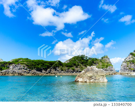 式根島の美しい海　泊海水浴場 133840700
