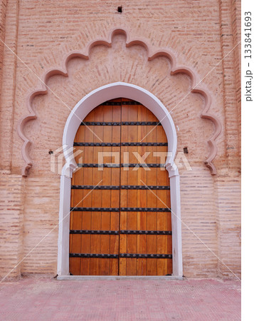 モロッコ　マラケシュ　クトゥビア　モスク　5月 133841693