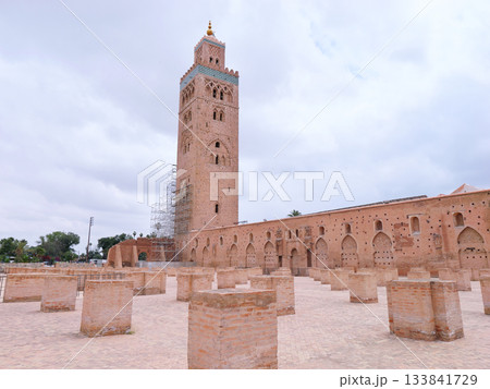モロッコ　マラケシュ　クトゥビア　モスク　5月 133841729