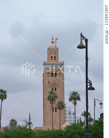 モロッコ　マラケシュ　クトゥビア　モスク　5月 133841807
