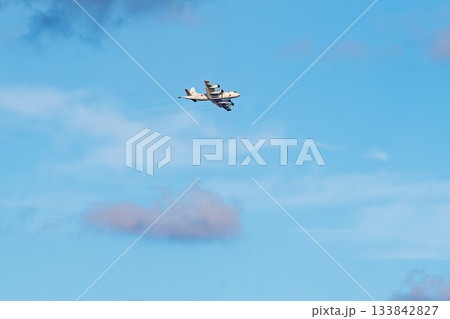 航空自衛隊の輸送機が上空を通過する。クイーンざまみ3号に乗船した。 慶良間諸島の座間味島等へゆく 航空自衛隊の輸送機が上空を通過する。クイーンざまみ3号に乗船した。 慶良間諸島の座間味島等へゆく 133842827