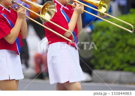 マーチングバンド パレード 楽器 マーチングバンド パレード 楽器 133844063