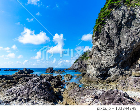 式根島の美しい海　大浦海水浴場 133844249