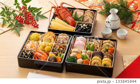 豪華な三段重のおせち料理と伊勢海老・日本の正月 133845844