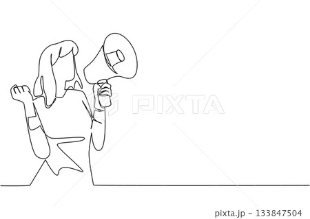 Single continuous line drawing woman in casual clothes holding a megaphone and shouting. Look fashionable when giving announcements. Cheer. National Be Heard Day. One line design vector illustration Single continuous line drawing woman in casual clothes holding a megaphone and shouting. Look fashionable when giving announcements. Cheer. National Be Heard Day. One line design vector illustration 133847504