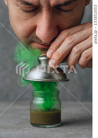 臭い物に蓋をする 133852053