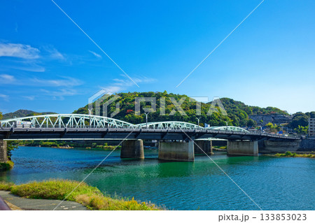 木曽川の川原より犬山橋を望む 133853023