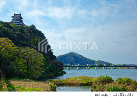 木曽川遊歩道より犬山城を望む 133853335