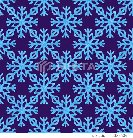 Openwork seamless pattern with blue snowflakes on a dark blue background. Beautiful drawing with colored pencils. Pencil drawing with snowflakes for winter themes, festive decoration, packaging Openwork seamless pattern with blue snowflakes on a dark blue background. Beautiful drawing with colored pencils. Pencil drawing with snowflakes for winter themes, festive decoration, packaging 133855863