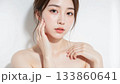 綺麗な女性のビューティーイメージ 133860641