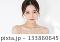 綺麗な女性のビューティーイメージ 133860645