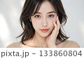 綺麗な女性のビューティーイメージ 133860804
