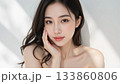綺麗な女性のビューティーイメージ 133860806