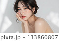 綺麗な女性のビューティーイメージ 133860807