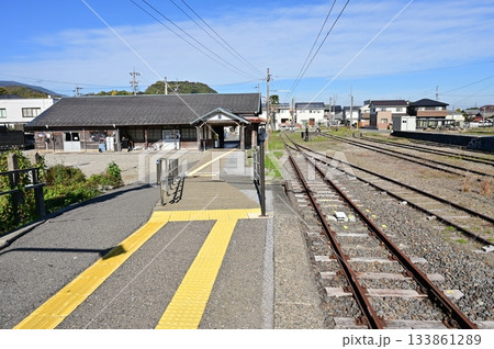 美濃赤坂駅(東海道本線支線)の駅構内 美濃赤坂駅(東海道本線支線)の駅構内 133861289