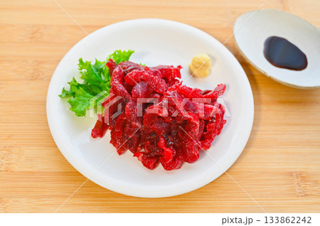 鯨肉のお刺身 133862242