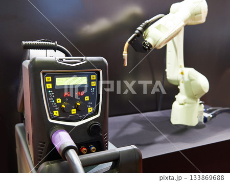 Welding inverter and robot manipulator Welding inverter and robot manipulator 133869688