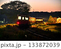 小湊鐵道、秋の夕暮れ 133872039