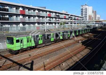 E235系0番台トウ39編成山手線　環状運転100年　103系ラッピング 133872738