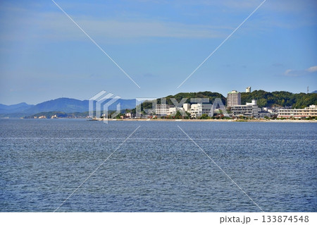 宍道湖から望む風景 133874548