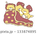 お昼寝するキツネさん 133874895