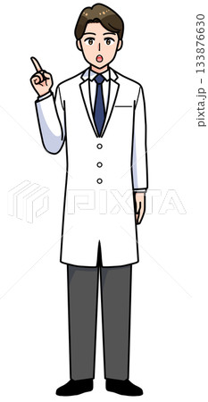 説明する男性医師 133876630