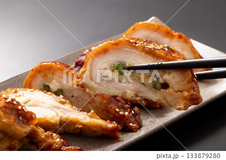 チキンのアスパラチーズロール焼き 133879280