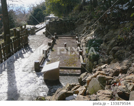 群馬県：新田金山城跡／建物跡【日本100名城・国指定史跡】太田市金山町 133879584