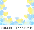 青と黄色のハート模様のイラスト背景 133879610