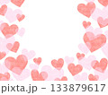 赤とピンクのハート模様のイラスト背景 133879617