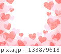 赤とピンクのハート模様のイラスト背景 133879618