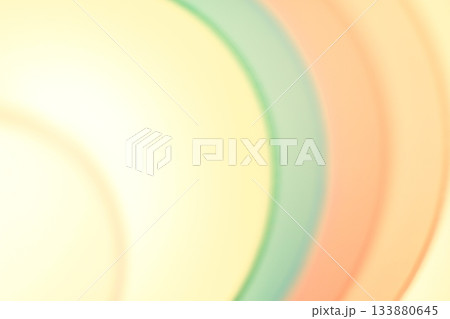 オレンジ・緑色系　ゆるやかな曲線の抽象的背景 133880645