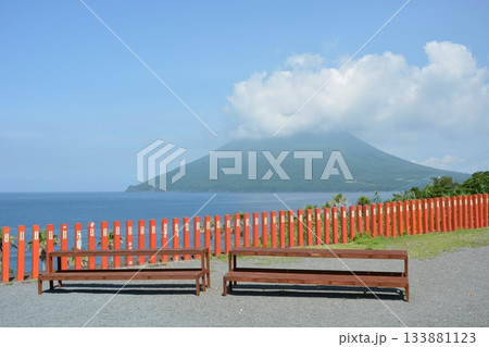 薩摩半島最南端の長崎鼻と桜島の景色 薩摩半島最南端の長崎鼻と桜島の景色 133881123
