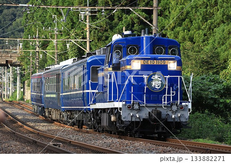 【東武】DE10形＋14系＋12系「DL大樹」（鬼怒川線：鬼怒川温泉〜東武ワールドスクウェア） 133882271