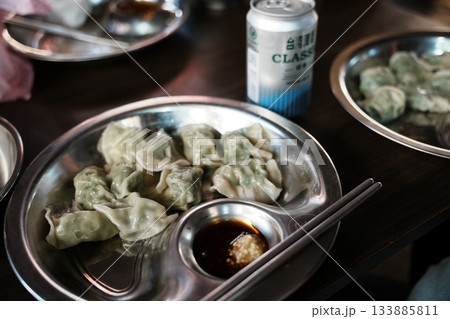 台湾のニラ水餃子 133885811