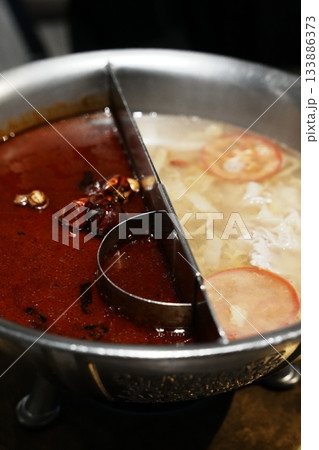 台湾名物!熱々で豪華な火鍋料理(Hot Pot) 台湾名物!熱々で豪華な火鍋料理(Hot Pot) 133886373