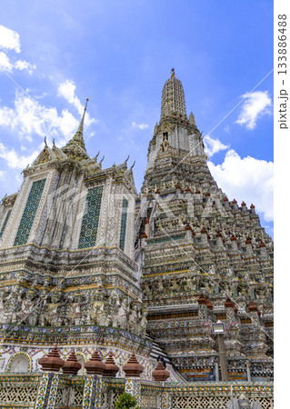 ワット・アルン（暁の寺）タイ王国バンコク 133886488