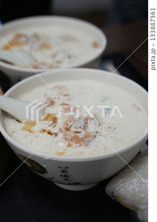台湾の定番朝食！小籠包と優しい味わいの鹹豆漿 133887561