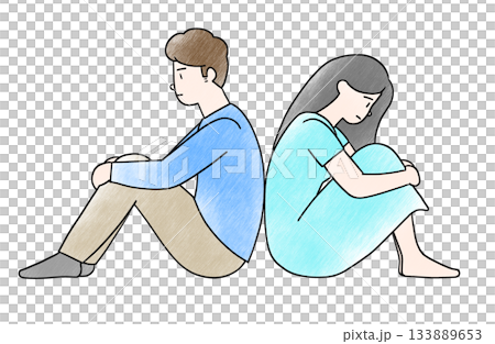 圖：一男一女背靠背坐著 133889653