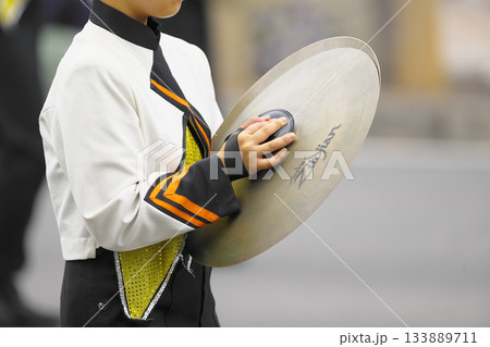 マーチングバンド　パレード　楽器 133889711