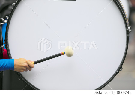 マーチングバンド　パレード　楽器 133889746