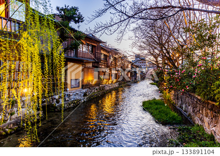 京都市 祇園の町並み 京都市 祇園の町並み 133891104