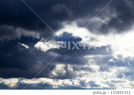 雲の多い空 133891351
