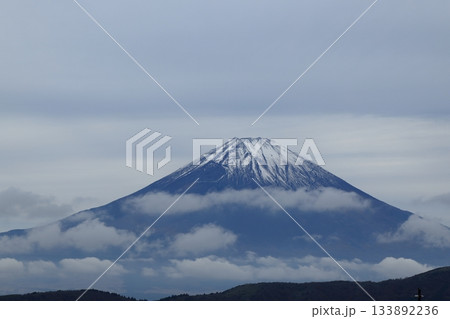 箱根大涌谷より望む富士山　神奈川県箱根町 133892236